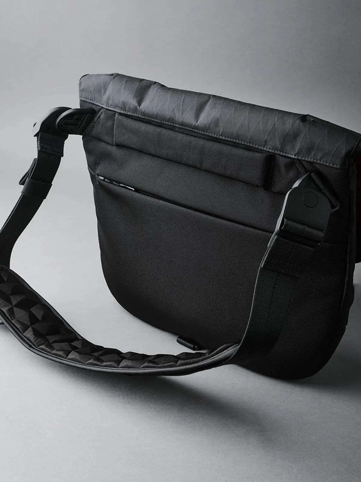 Alpaka Alpha Messenger Limited Edition