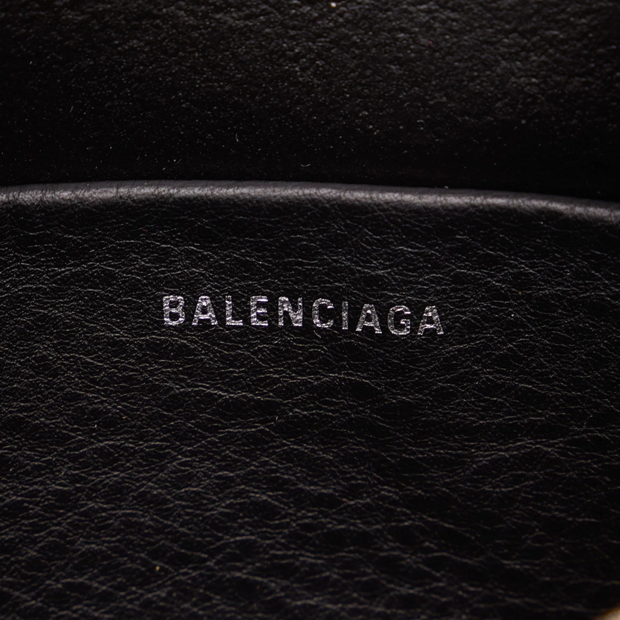 Balenciaga Everyday XS Camera Bag (SHG-VRSEp9)