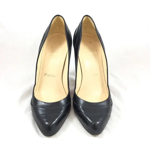 Christian Louboutin Leather Pumps. Size 38.5